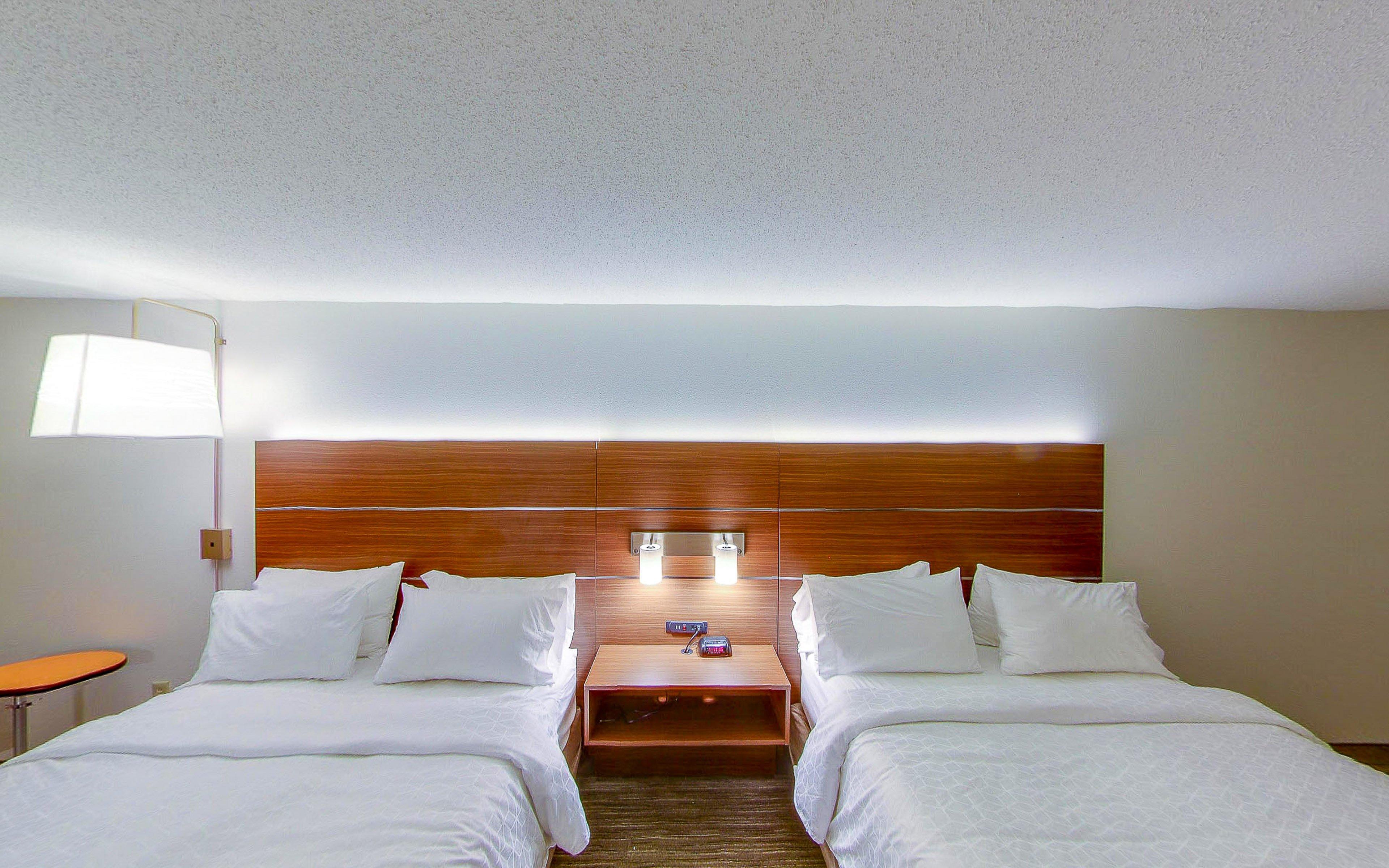 Express Wayne - East - By Ihg 2*